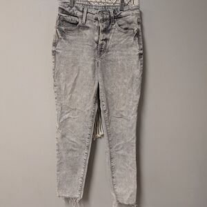 Old Navy Women's Light Gray Ankle Jeans OG Straight Size 2